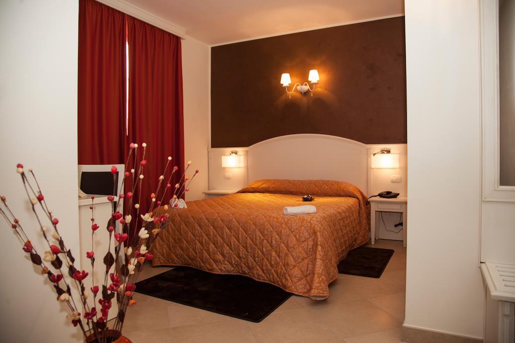Hotel Centova ペルージャ 部屋 写真